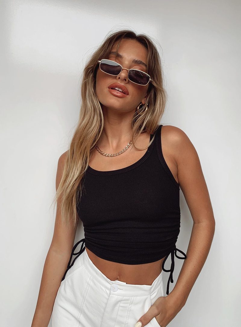 How To Wear A Crop Top On Trend Outfits You Ll Love