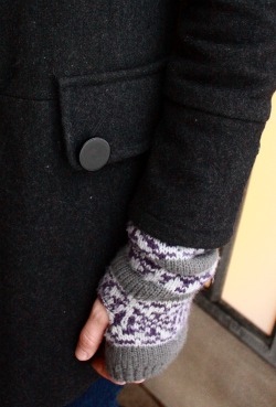 1.26 Lydia glovesbuttoncropped
