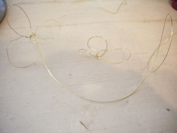 DIY fashion: Wire flower hair piece - step 5