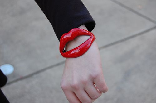 Allison lip bracelet