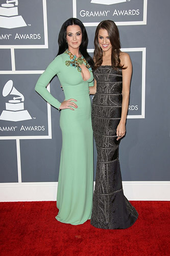 Allison Williams in KaufmanFranco at the 2013 Grammys with Katy Perry