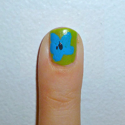 Andy Warhol-inspired Manicure: Flower nail step 3