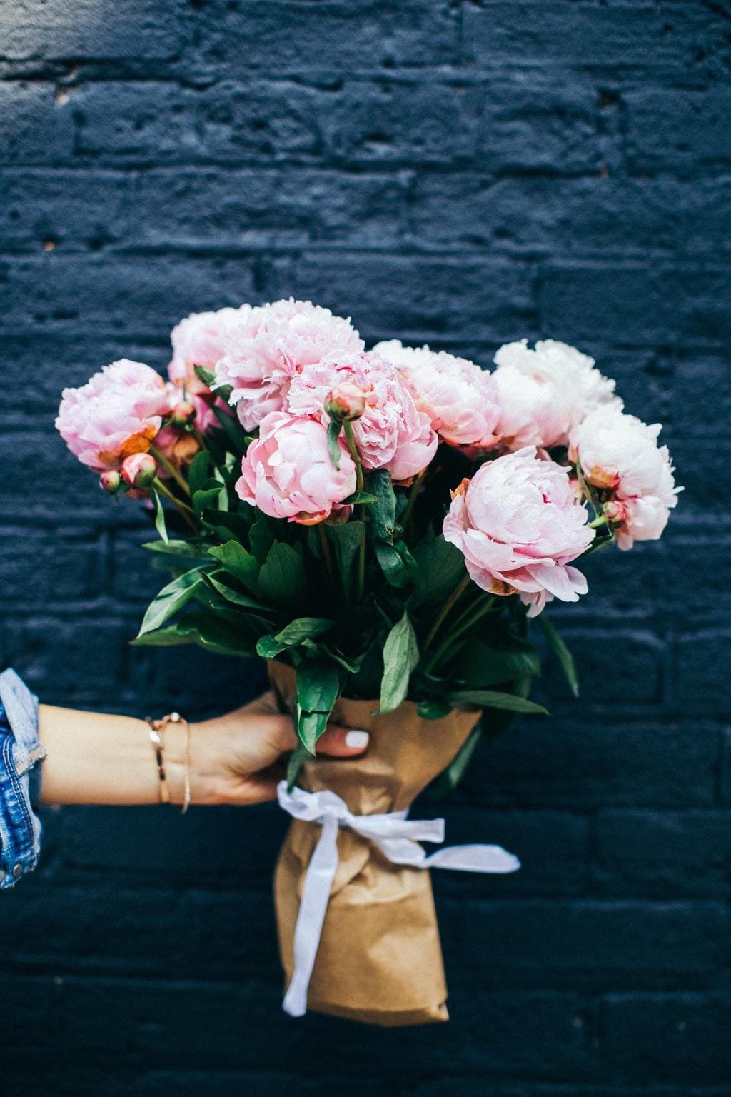 pink-flower-bouquet-stock-photo