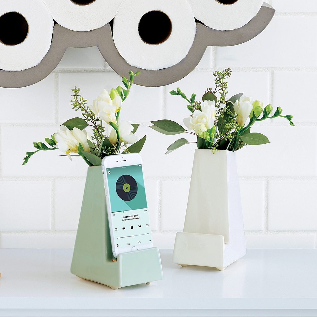 Gift ideas for parents: Bedside Smartphone Vase