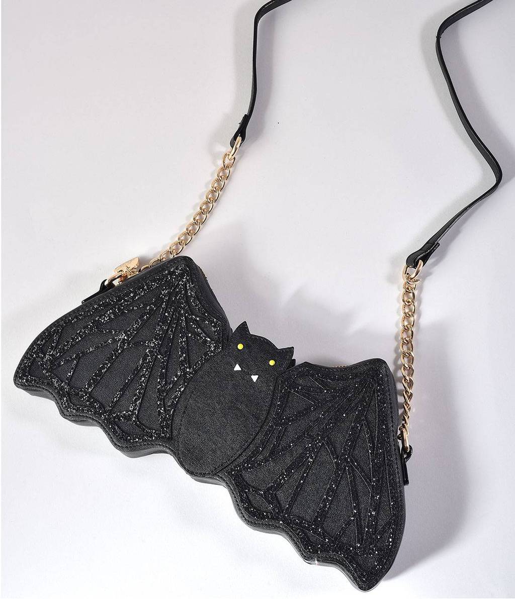 Cute halloween accessories: Bat bag