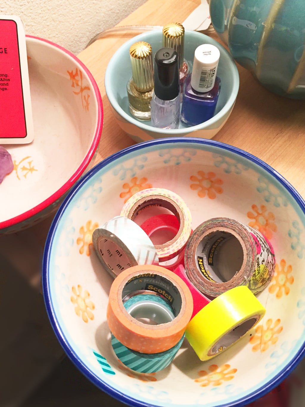 Using cute bowls to hold washi tape and nail polish - apartment decor