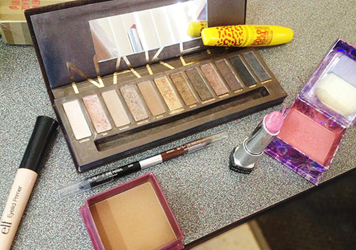 Carrie Bradshaw makeup - what you'll need