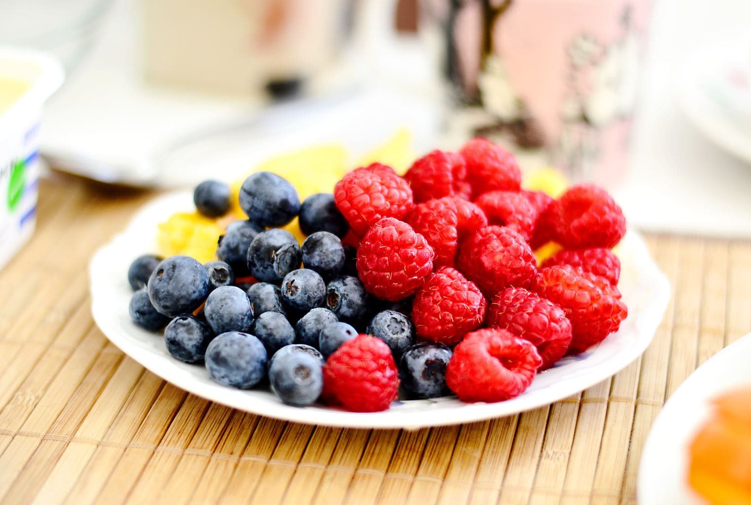 fruit, plate, raspberries, blueberries, breakfast, snack