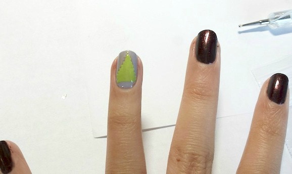 Christmas tree nail art step 3 pt 2