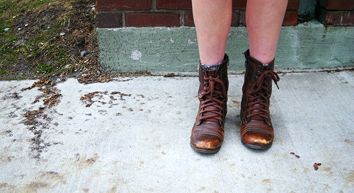 College fashion trend combat boots