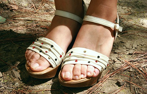 College fashion trend flatform sandals