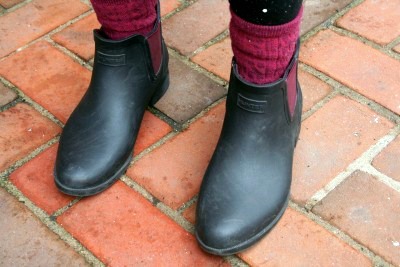 College street style trend chelsea boots