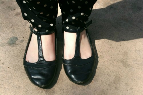 College student fashion trend t strap flats