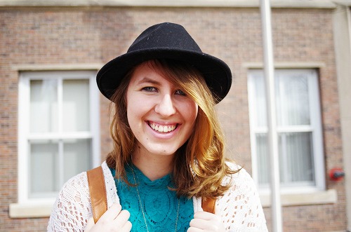 College trend wide brim fedora