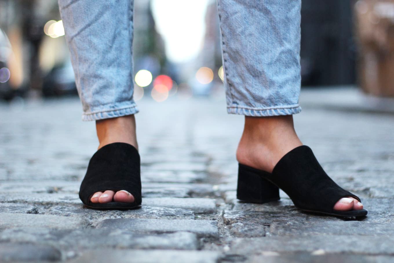 College trends: Black mules on a GWU student doing a fashion internship in NYC