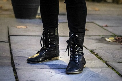 Combat boots college street style trend