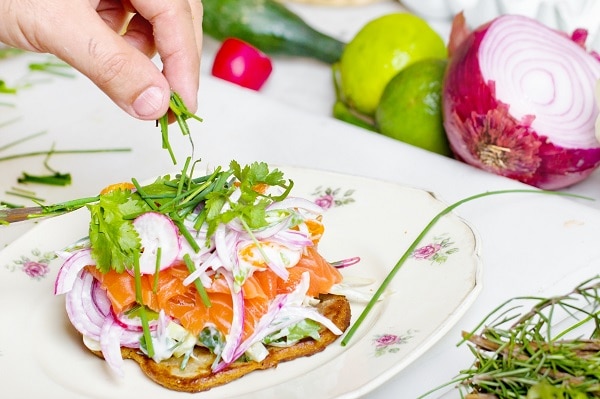 putting greens on sandwich