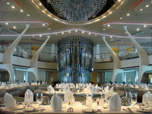 Cruise dining room