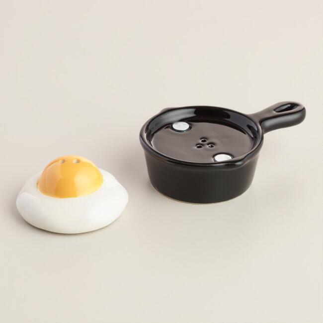 Egg salt and pepper set