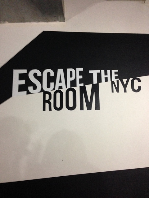 escape the room NYC sign