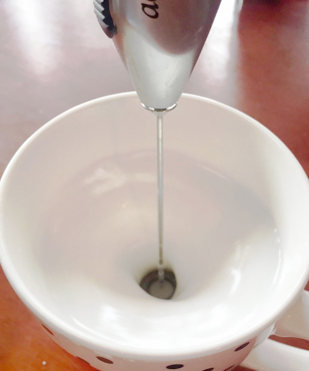 How to use a milk frother -- photo of frothed milk