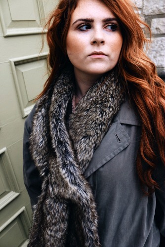 fur scarf street style