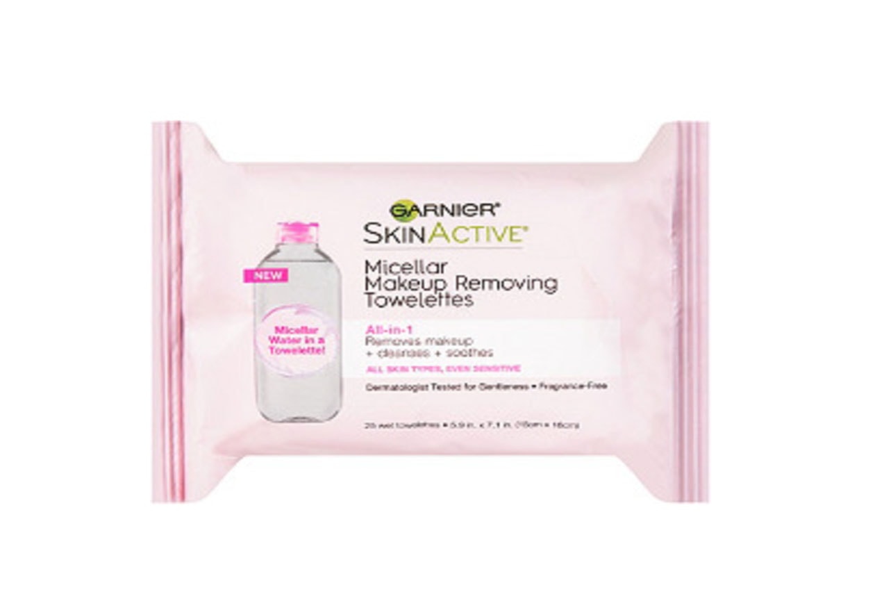 Best makeup wipes for college: Garnier Micellar makeup removing towelettes