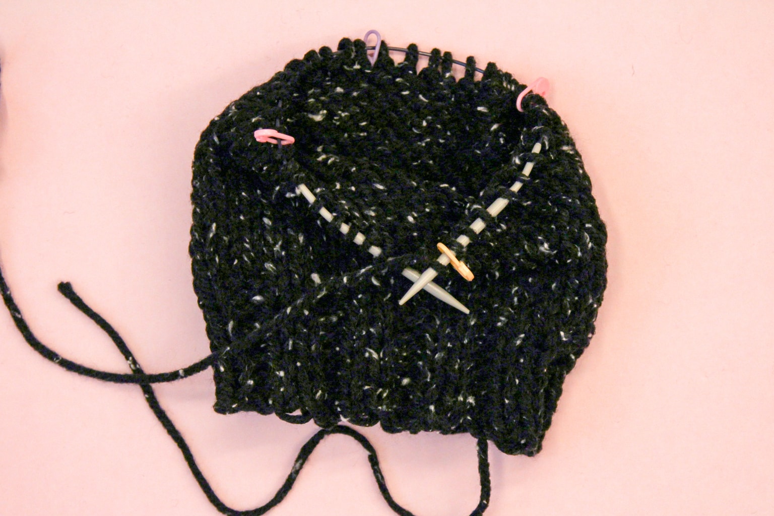 Learn to knit with this easy beanie tutorial!