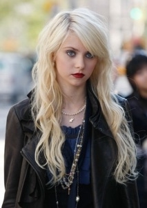 Jenny Looks Fierce With Femme Fatale Lips