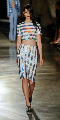 Jonathan saunders spring 2013 hologram 3