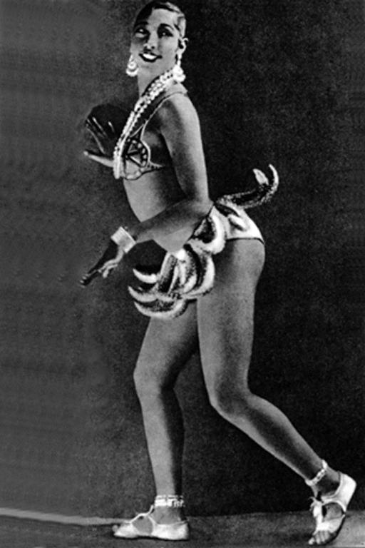 Josephine Baker in her famous Banana Skirt