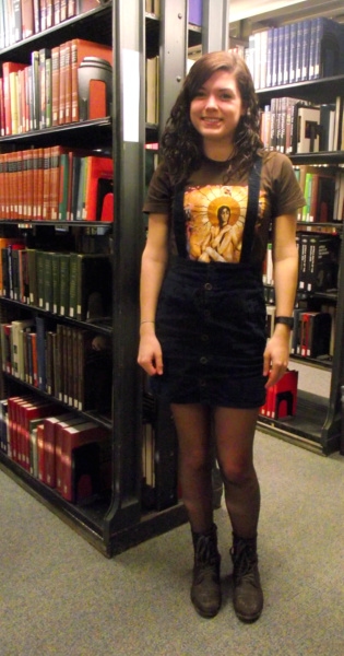 Katie - college fashionista from Loyola University Chicago