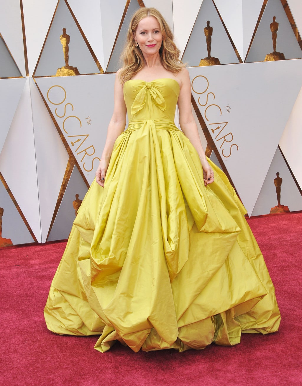 Leslie Mann in Zac Posen at the 2017 Oscars