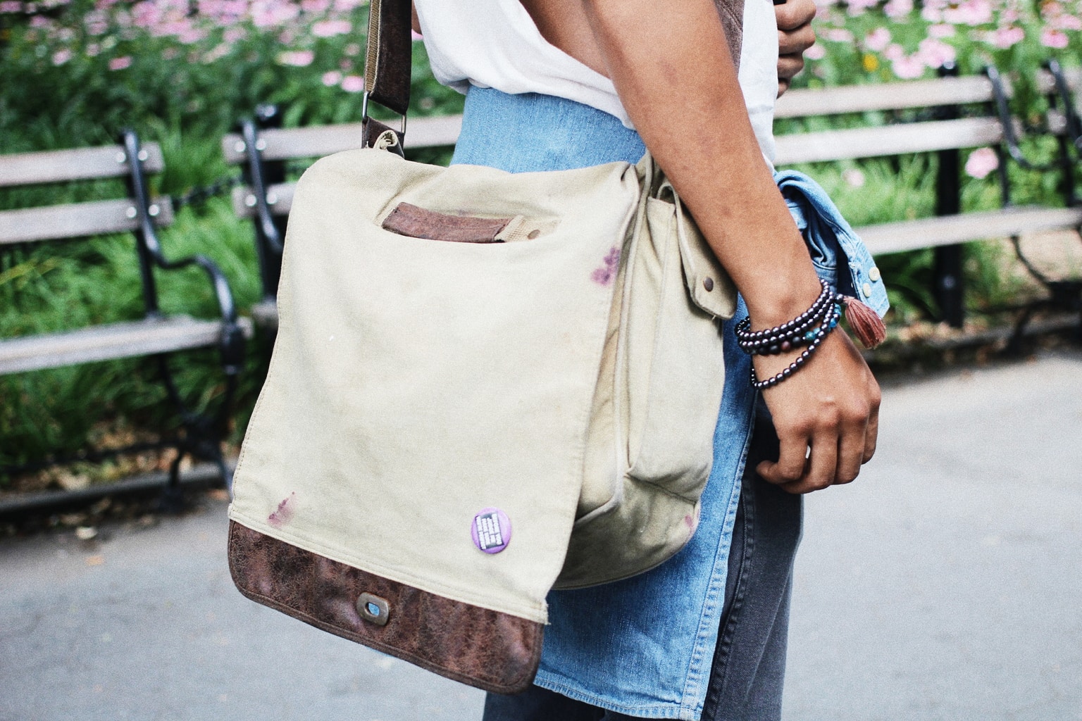 Vintage messenger bag on campus at NYU - guy's style