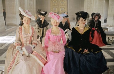 Tips on how to dress like Marie Antoinette