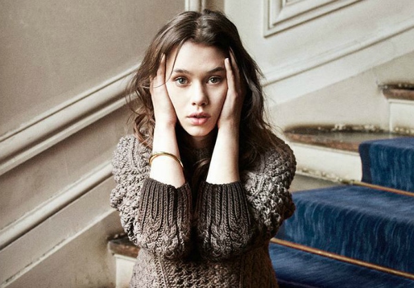 Panic-Anxiety-Expression-In-a-Brown-Sweater-Header
