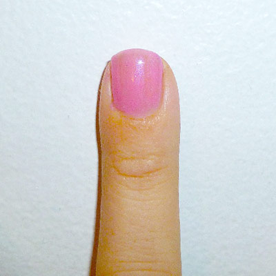 Andy Warhol-inspired Manicure: Marilyn Monroe lips nail step 1