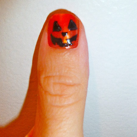 Halloween pumpkin jack-o-lantern nail