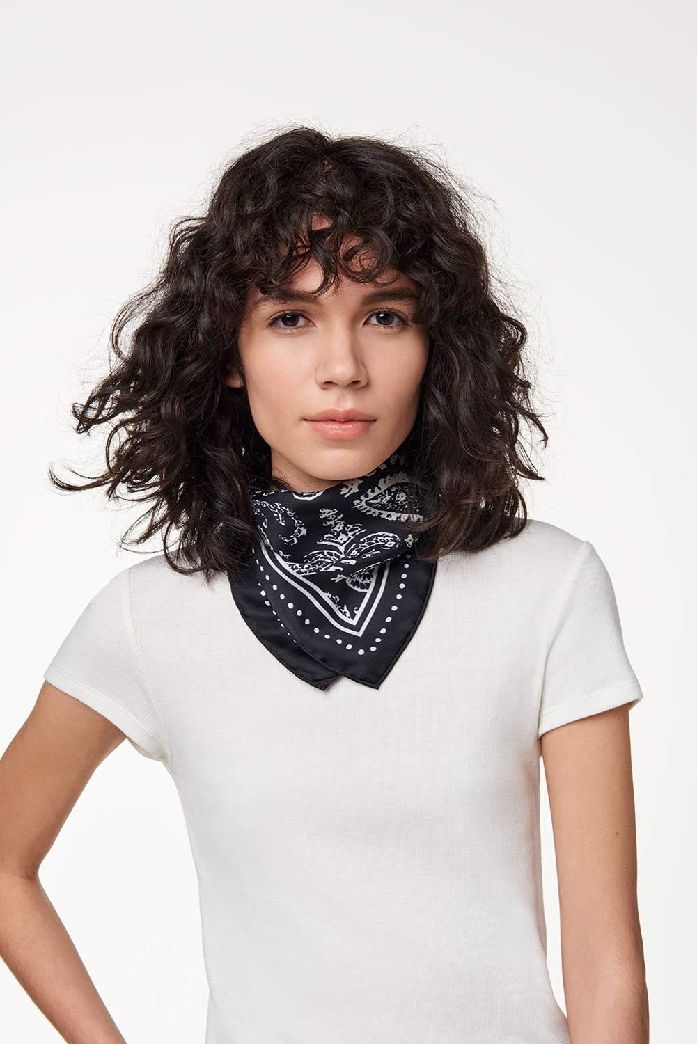 Ways To Wear a Bandana: 5+ Cute Ways To Wear a Bandana