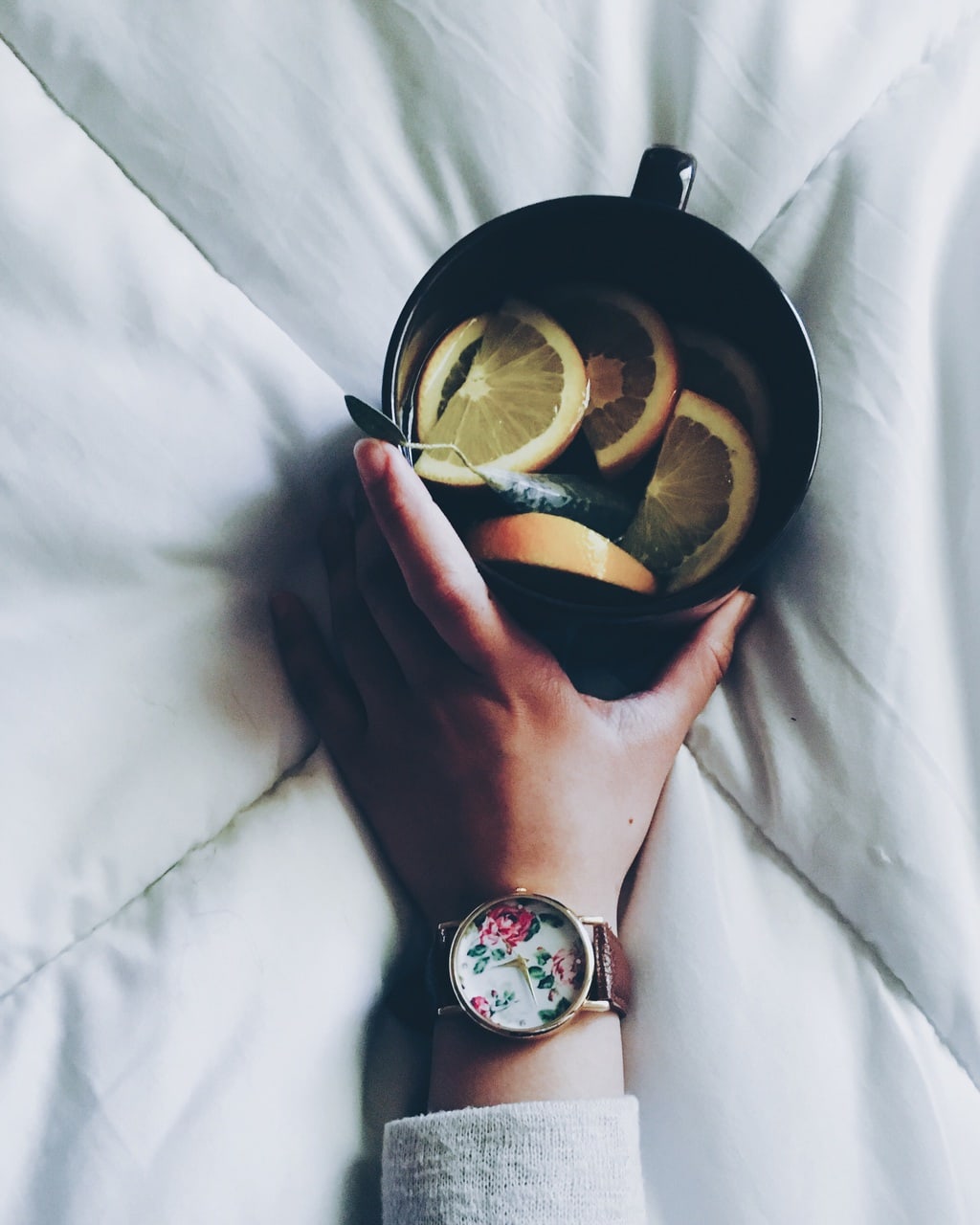 College Fashion CF How To Take Care of Yourself When You're Sick Lemon Tea Hydration
