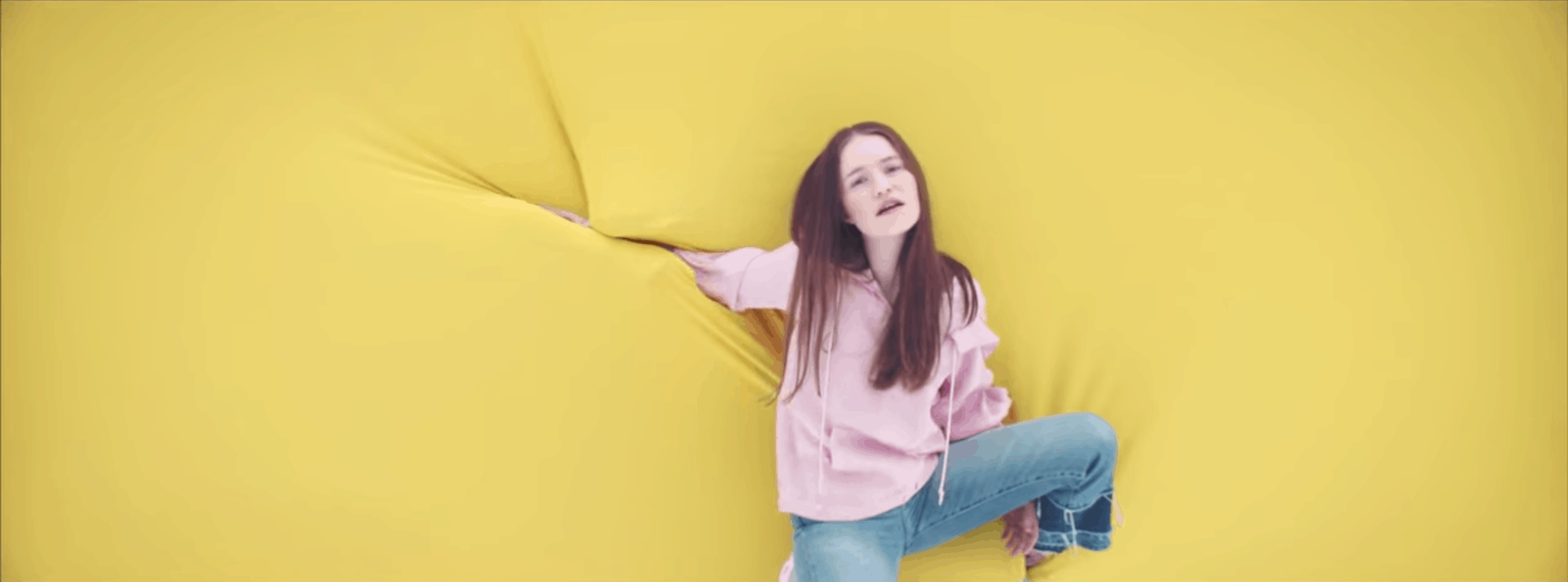 Screenshot of the music video for "Don't Kill My Vibe" by Sigrid