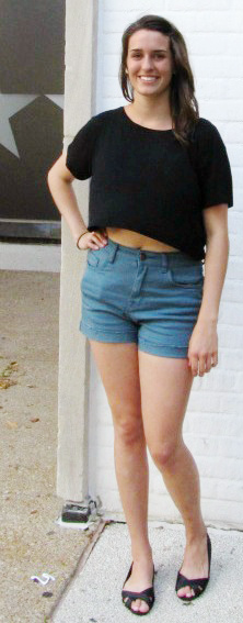 Cute and simple outfit on a student at Southern Illinois University - black crop top, high-waisted blue shorts, flats