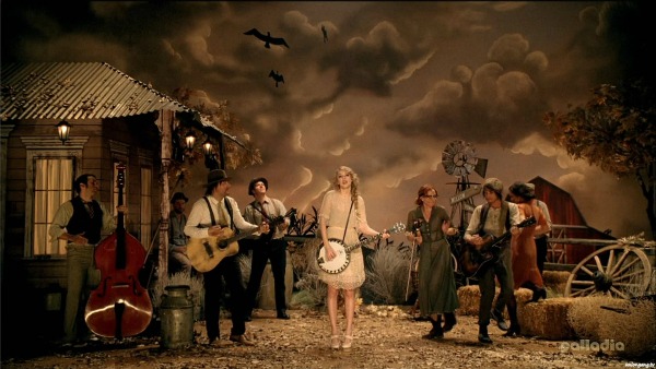 Taylor Swift 'Mean' Music Video Screencap 1 - Taylor and her band in front of a farm house