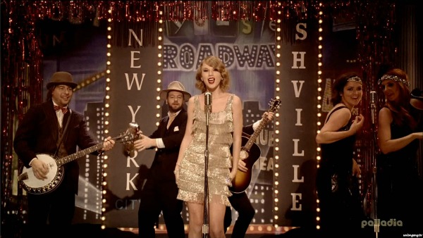 Taylor Swift 'Mean' Music Video Screencap 3 - Taylor on Broadway