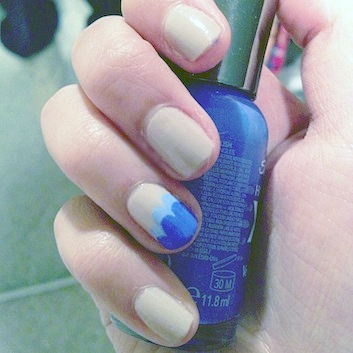 Wave inspired nails