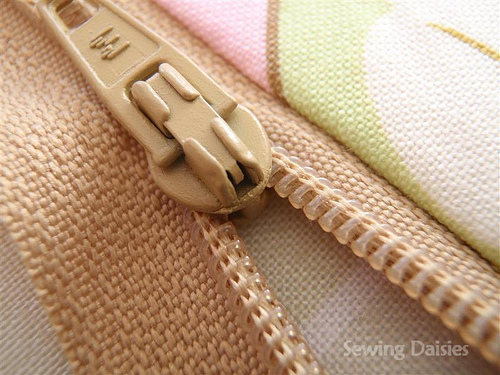 fixing a separated zipper