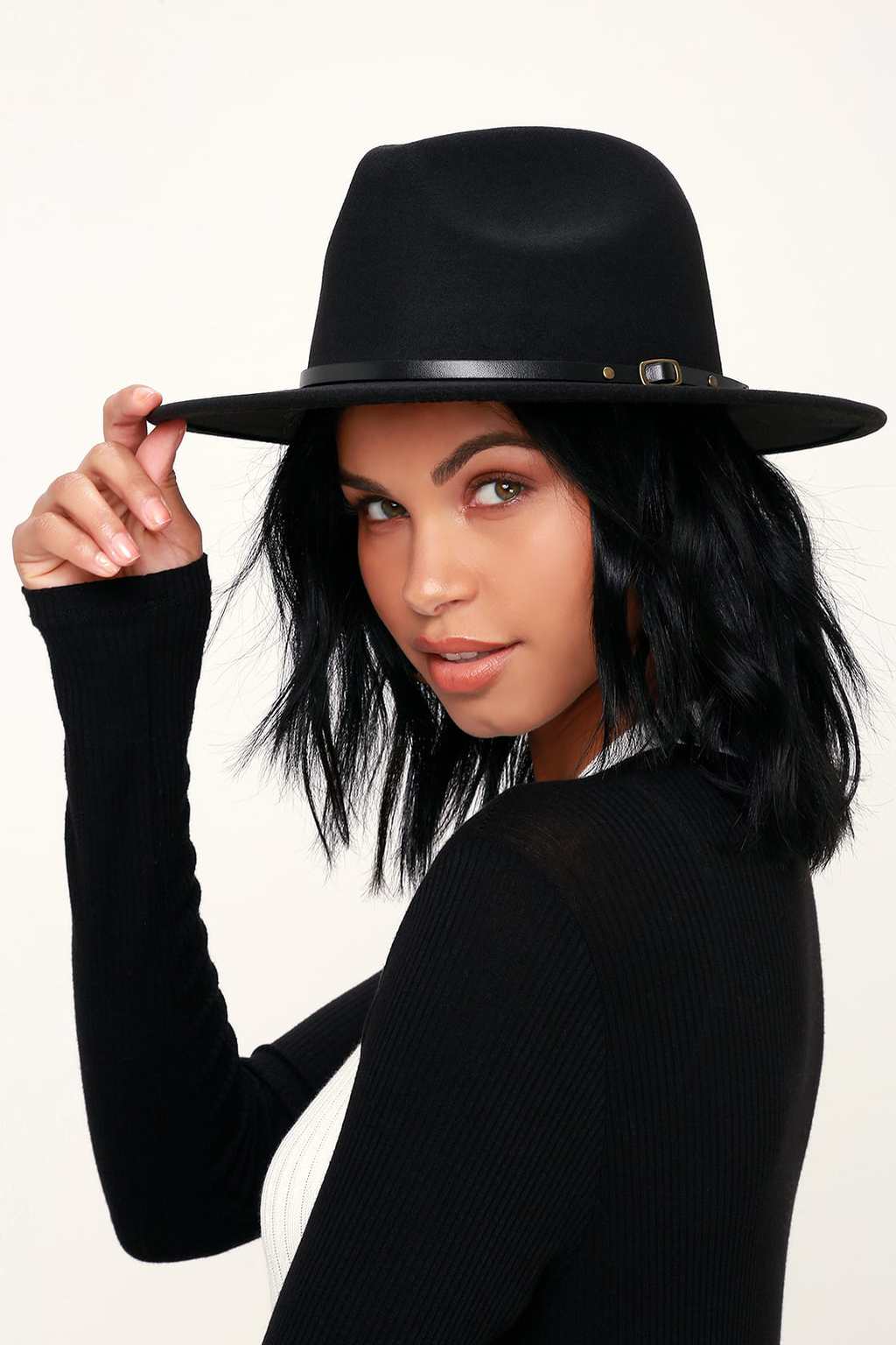 Best edgy accessories: Black fedora