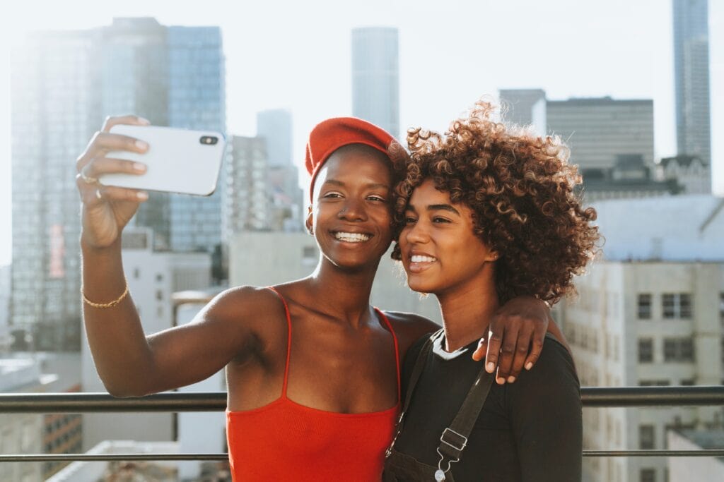 Best end of summer activities - take selfies with friends