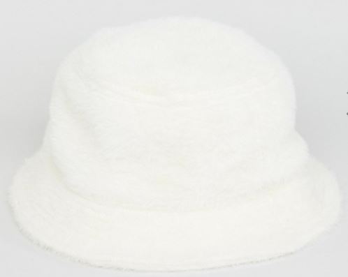 Headwear trends for spring and fall - Fluffy white hat