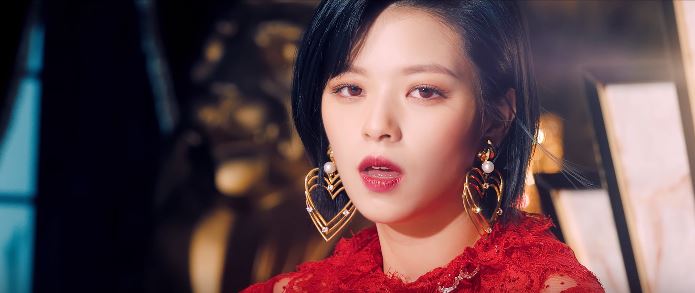 Twice feel special outfits: Jeongyeon in red